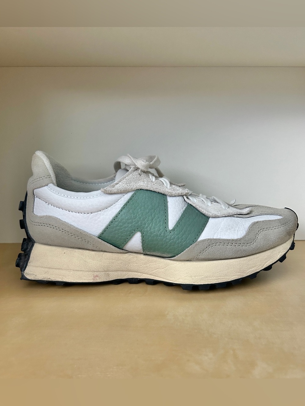 New Balance Women’s 327 Shoes